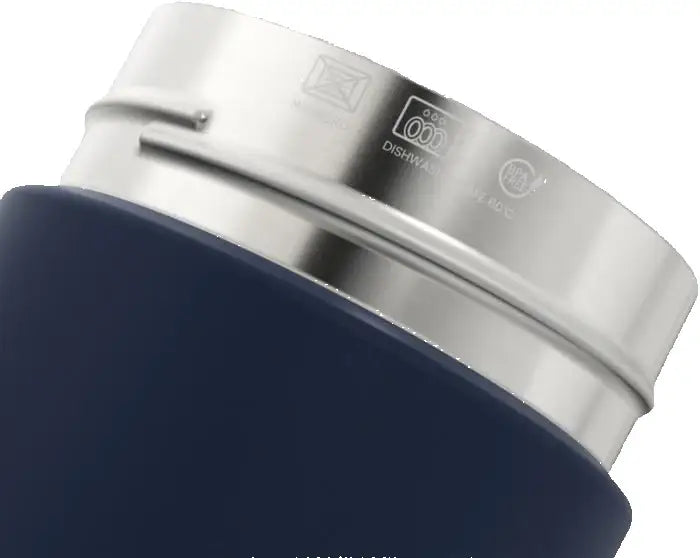 Ocean Bottle 750 ml vacuum insulated water bottle