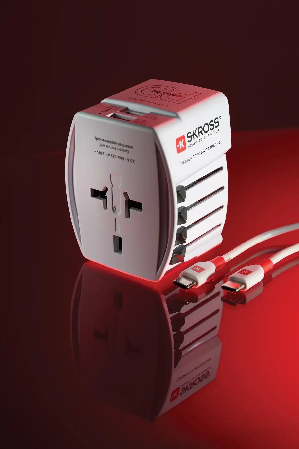 SKROSS World Travel Adapter MUV 65W PD with USB C Cable