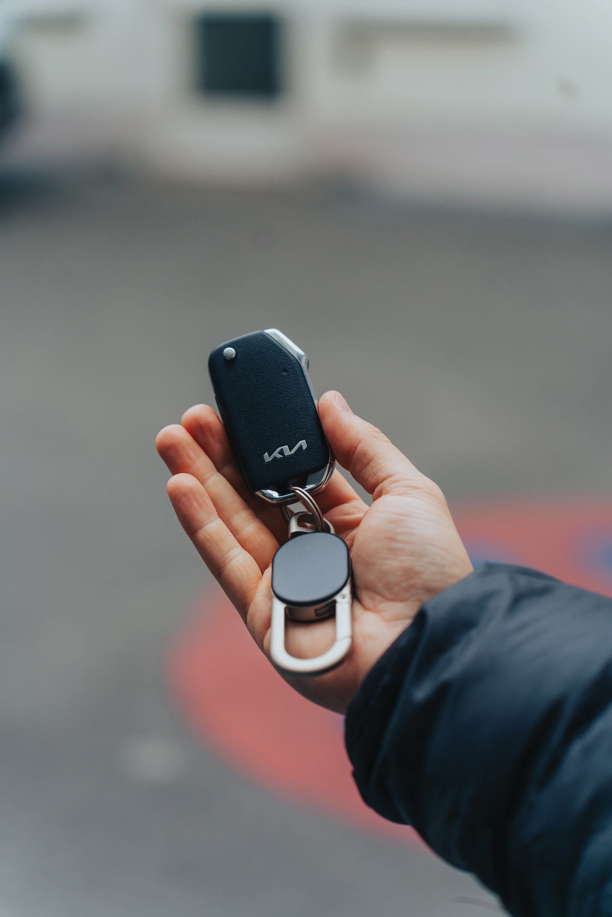 Keyfinder Dual keychain with worldwide locating