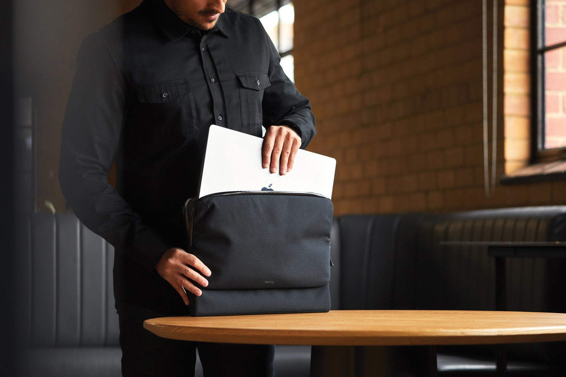 bellroy-laptop-caddy-16inch-5