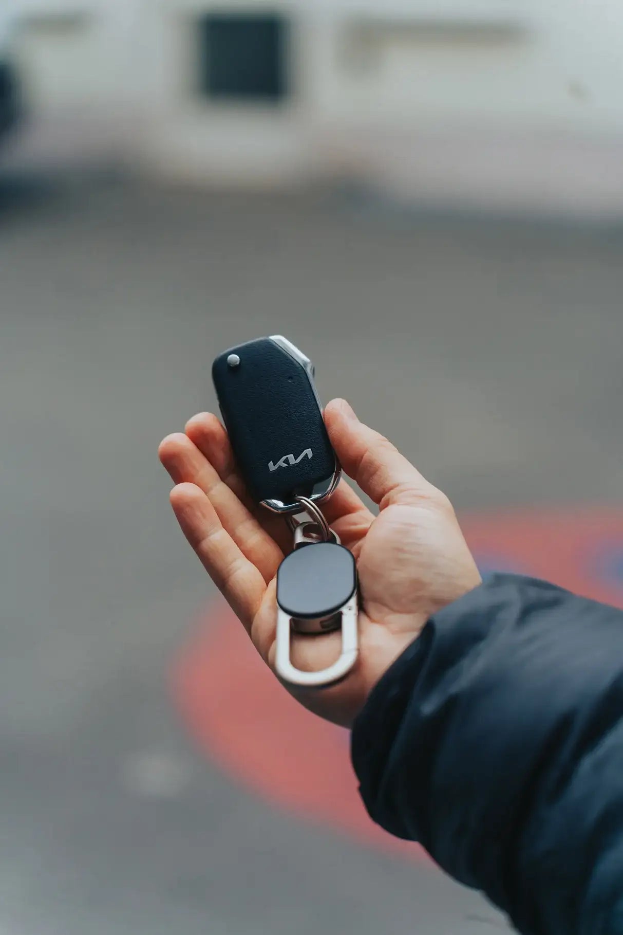 Keyfinder Dual keychain with worldwide locating