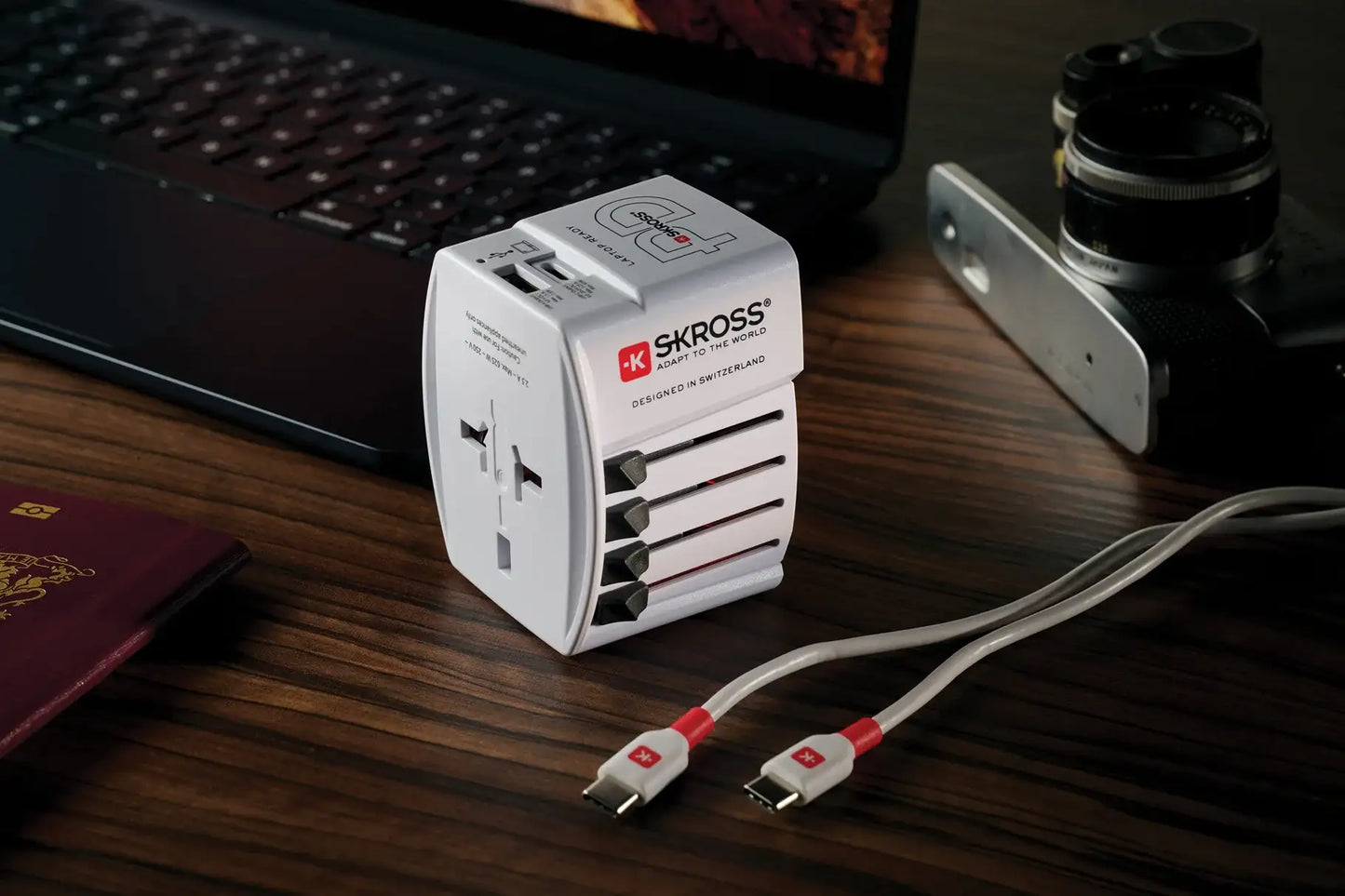SKROSS World Travel Adapter MUV 65W PD with USB C Cable