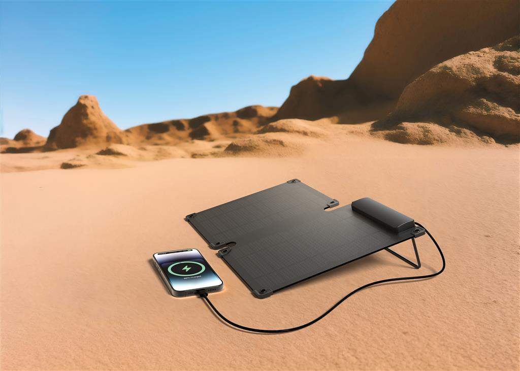 Solarpulse rplastic portable Solar panel 10W - The Luxury Promotional Gifts Company Limited