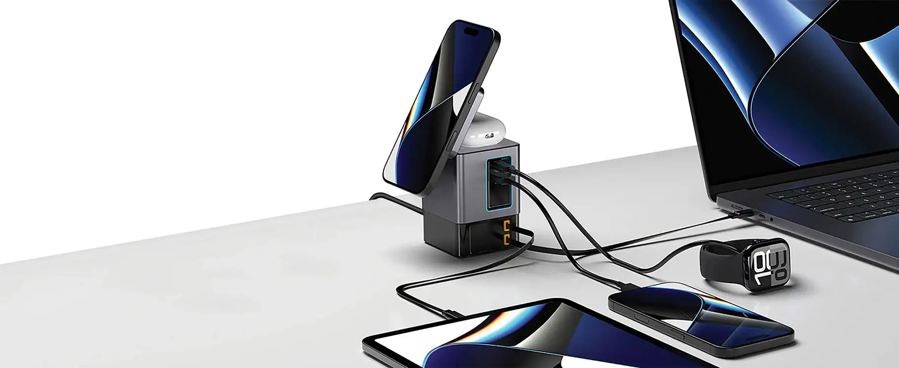 Urban Vitamin Sacramento 105W GAN charger+retractable cables