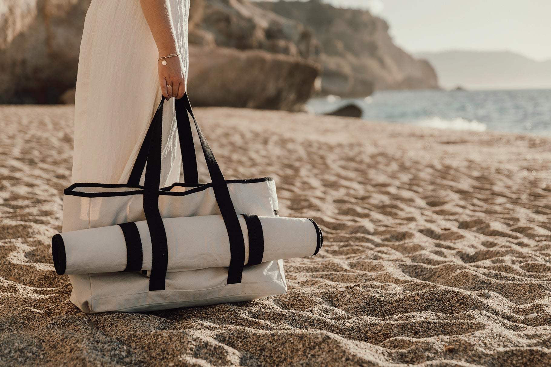 Volonne AWARE™ recycled canvas beach bag