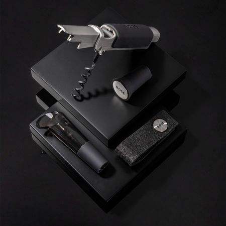 Iconic Wine Set by Hugo Boss - The Luxury Promotional Gifts Company Limited